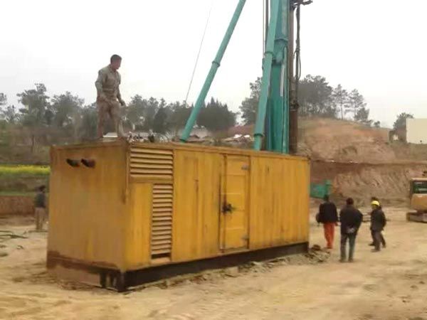 五指山如何判断水冷式机油散热器密封件是否需要更换？